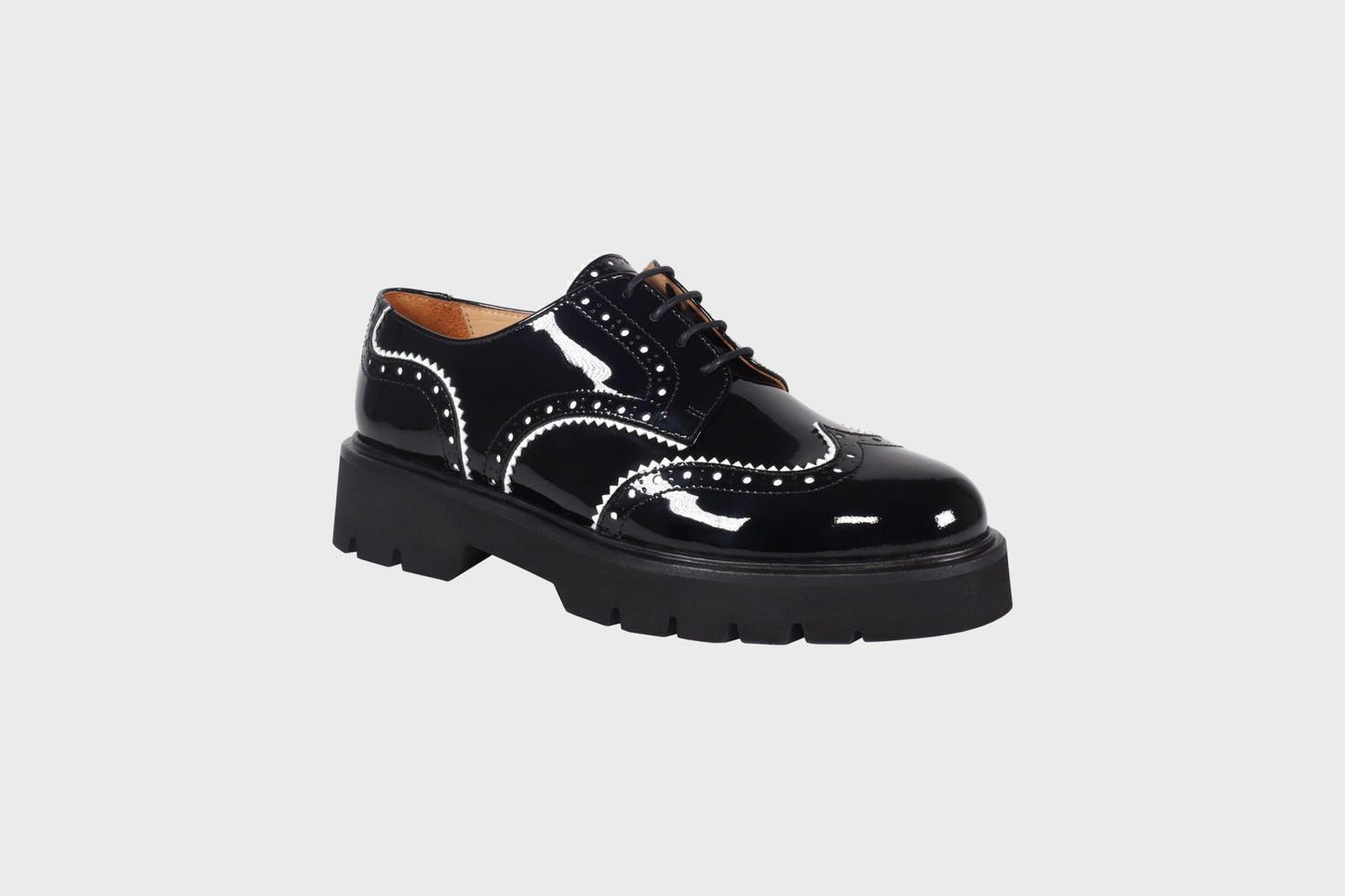 Lace-up shoes for women